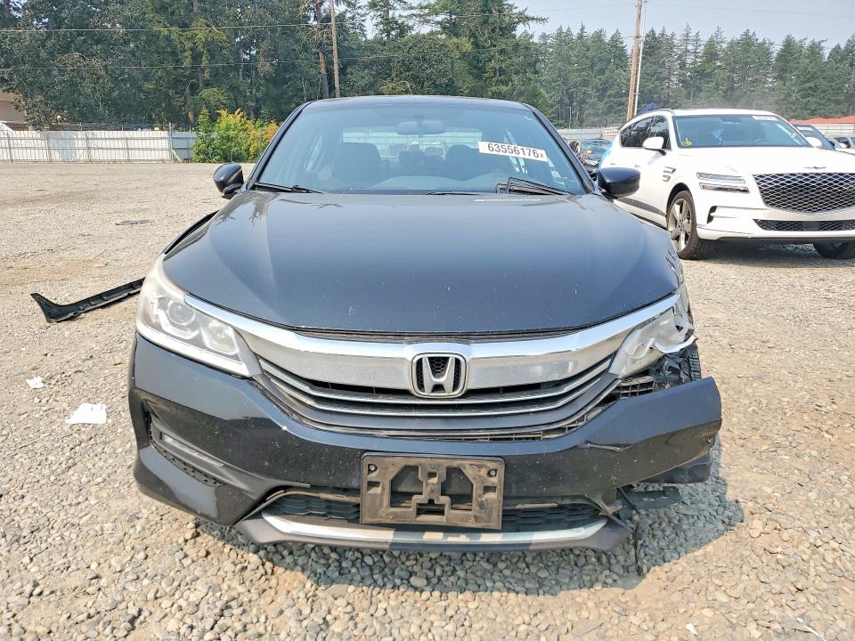 Продажа на аукционе авто 2017 Honda Accord, vin: 1HGCR2F57HA112822, номер лота: 63556176