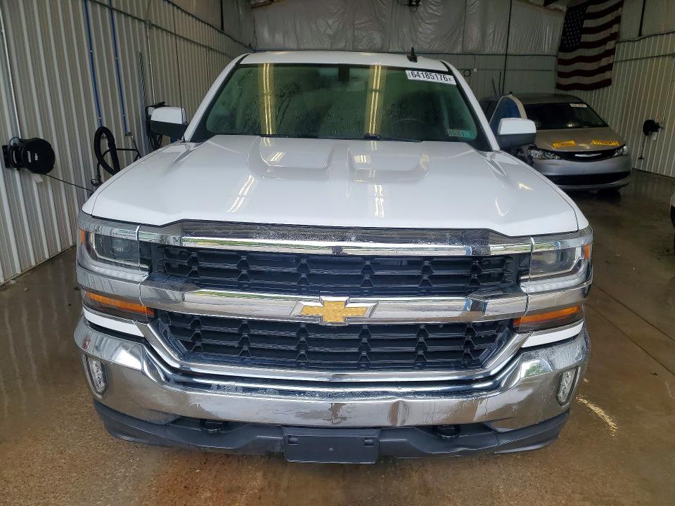 Продаж на аукціоні авто 2018 Chevrolet Silverado, vin: 2GCVKREC2J1108004, номер лоту: 64185176