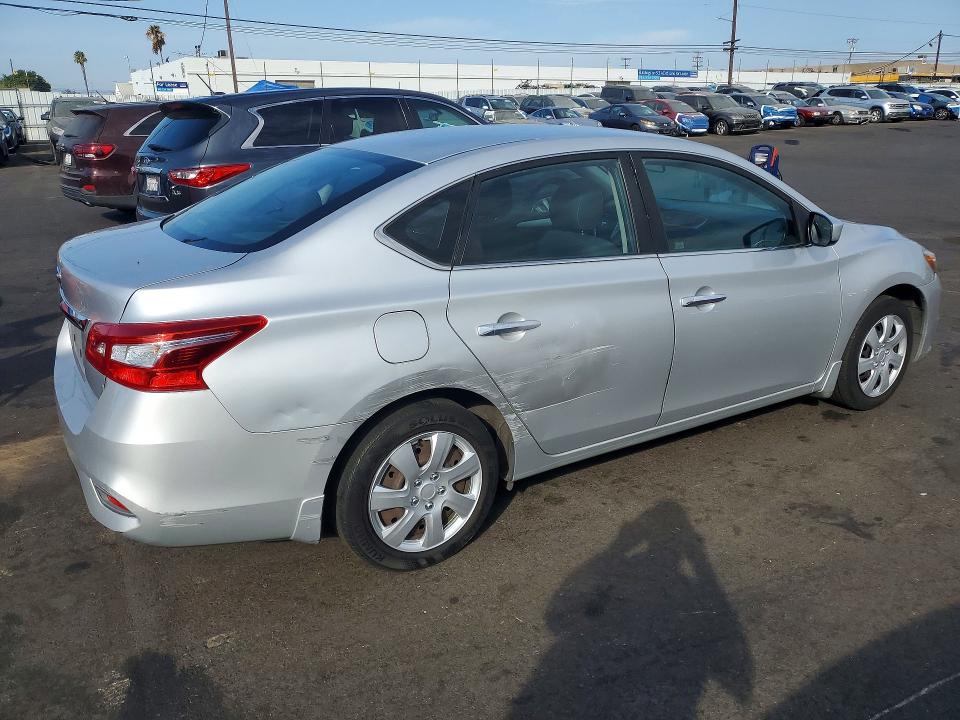 64813246 :رقم المزاد ، 3N1AB7AP1HY227284 vin ، 2017 Nissan Sentra مزاد بيع