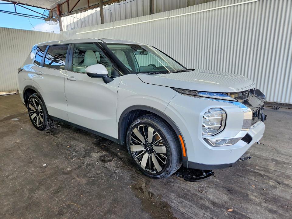 64243256 :رقم المزاد ، JA4J3VA85SZ025515 vin ، 2025 Mitsubishi Outlander مزاد بيع