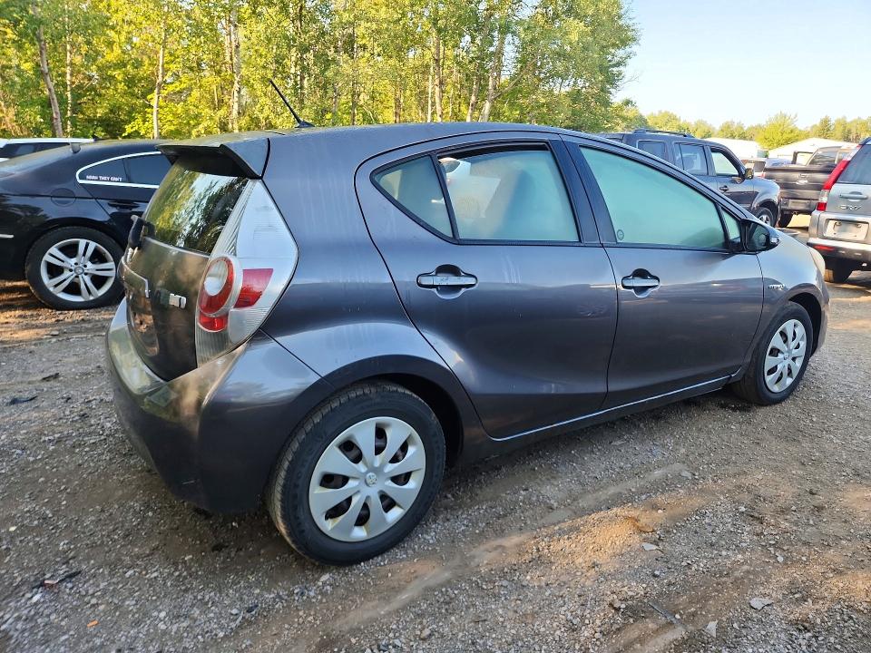 Продажа на аукционе авто 2013 Toyota Prius C, vin: JTDKDTB31D1540186, номер лота: 61165696