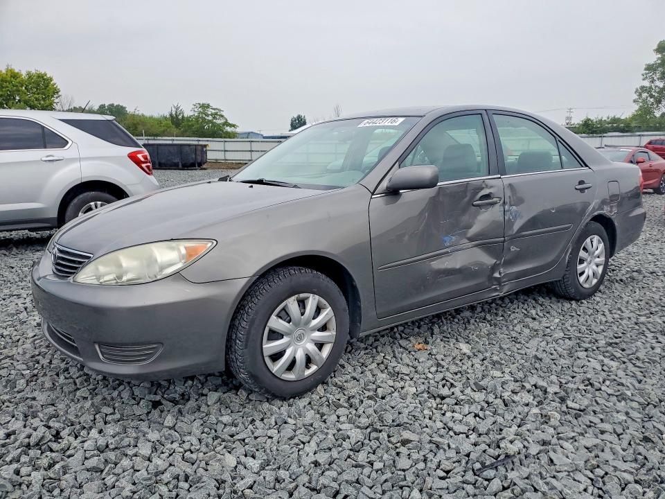 64423116 :رقم المزاد ، 4T1BE32K35U603241 vin ، 2005 Toyota Camry مزاد بيع