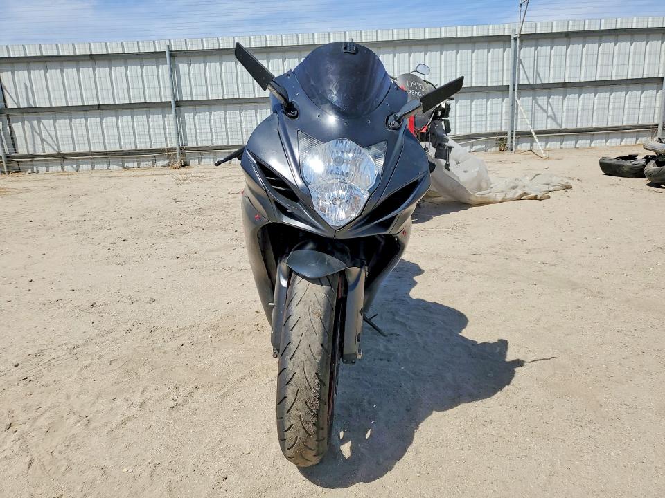 2017 Suzuki Gsx-r600 მანქანა იყიდება აუქციონზე, vin: JS1GN7FA5H2100159, აუქციონის ნომერი: 65921376