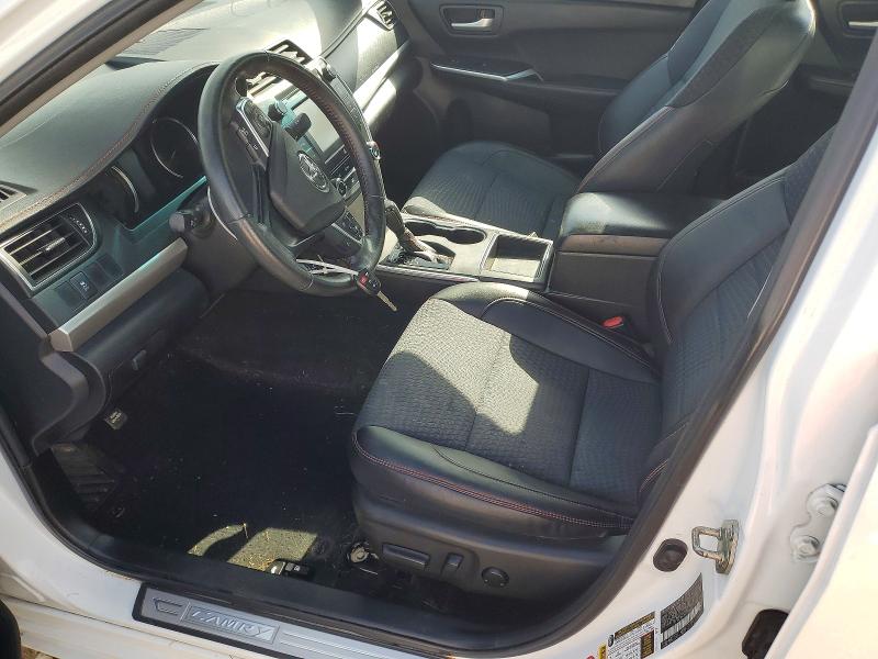 62431516 :رقم المزاد ، 4T1BF1FK7FU110689 vin ، 2015 Toyota Camry مزاد بيع