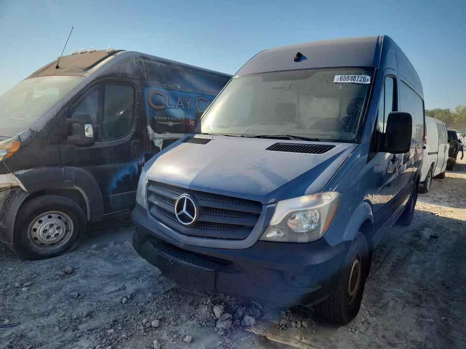65988726 :رقم المزاد ، WD3PE7CD0JP643510 vin ، 2018 Mercedes-benz Sprinter مزاد بيع