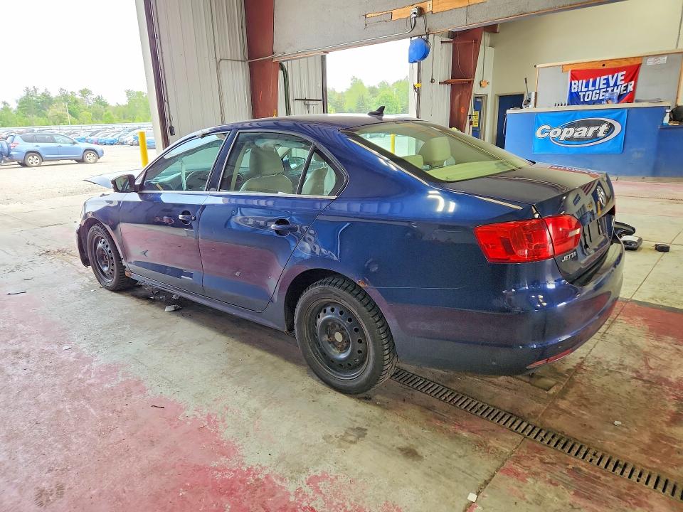 64665726 :رقم المزاد ، 3VWDP7AJ9DM423110 vin ، 2013 Volkswagen Jetta مزاد بيع