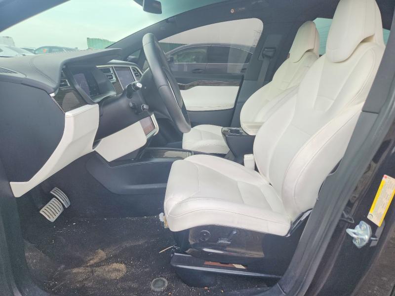 63558986 :رقم المزاد ، 5YJXCBE41GF005720 vin ، 2016 Tesla Model X مزاد بيع