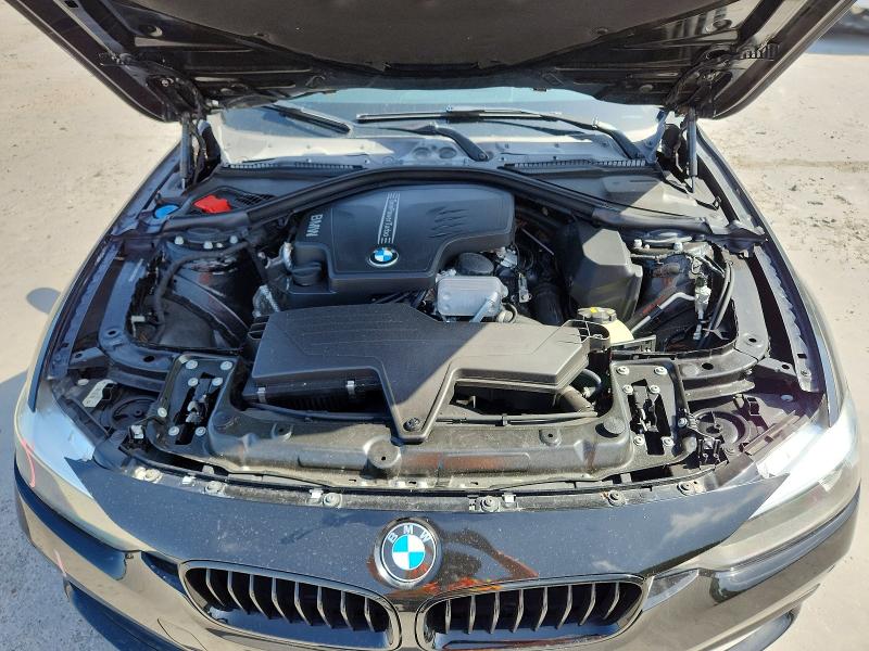 63842736 :رقم المزاد ، WBA8E1G39HNU16666 vin ، 2017 Bmw 320 مزاد بيع