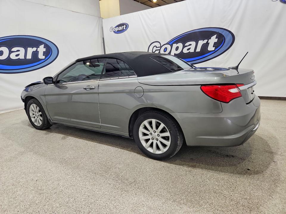2013 Chrysler 200 მანქანა იყიდება აუქციონზე, vin: 1C3BCBEGXDN755557, აუქციონის ნომერი: 63420396