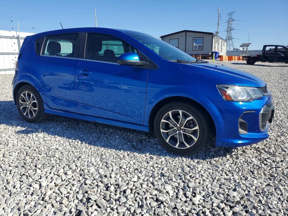 Продаж на аукціоні авто 2018 Chevrolet Sonic, vin: 1G1JD6SH5J4102864, номер лоту: 63448256