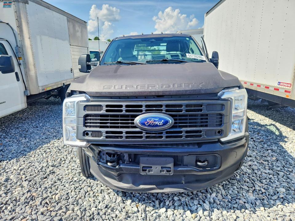 64738286 :رقم المزاد ، 1FDUF5HT7RDA17942 vin ، 2024 Ford F550 مزاد بيع