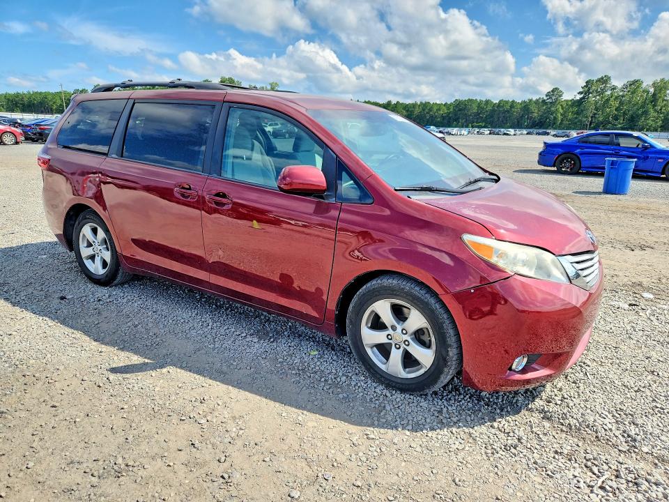 Продаж на аукціоні авто 2017 Toyota Sienna, vin: 5TDKZ3DC5HS859579, номер лоту: 64251256
