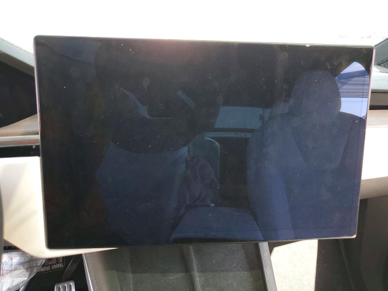 63947236 :رقم المزاد ، 7SAXCBE57PF422075 vin ، 2023 Tesla Model X مزاد بيع