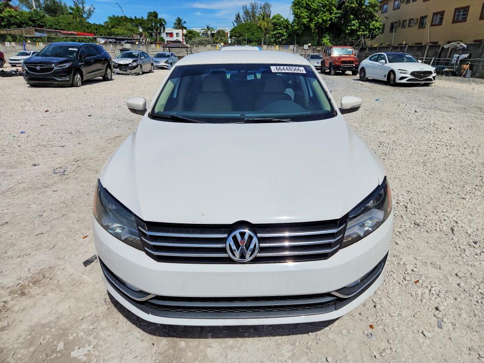 66448566 :رقم المزاد ، 1VWAS7A32FC111430 vin ، 2015 Volkswagen Passat مزاد بيع