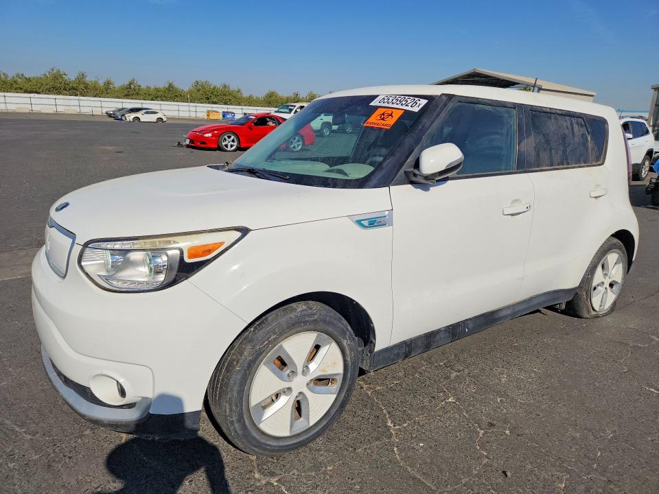 65359526 :رقم المزاد ، KNDJP3AE4F7002040 vin ، 2015 Kia Soul Ev مزاد بيع