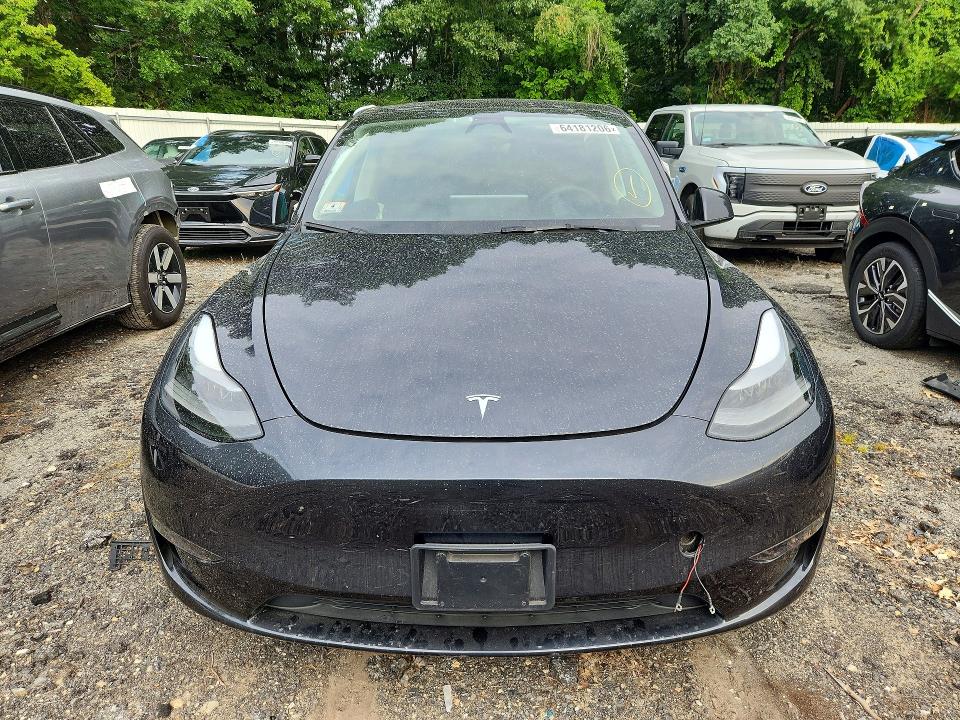 Продажа на аукционе авто 2024 Tesla Model Y, vin: 7SAYGDED9RF049877, номер лота: 64181206