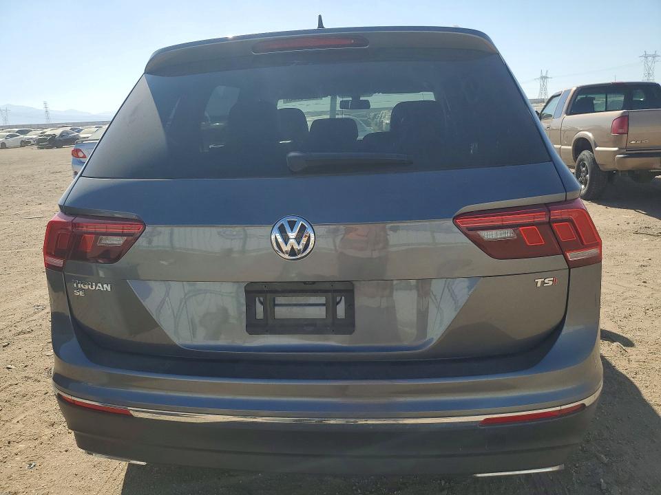 67279796 :رقم المزاد ، 3VV3B7AX2JM075195 vin ، 2018 Volkswagen Tiguan مزاد بيع