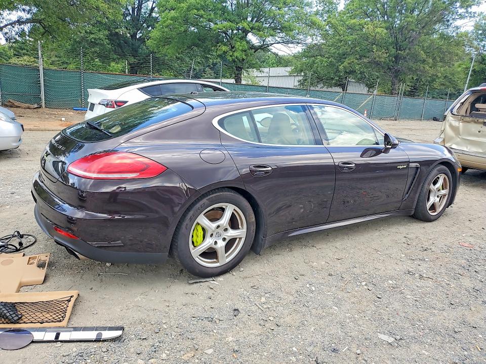 64125116 :رقم المزاد ، WP0AD2A7XEL044559 vin ، 2014 Porsche Panamera مزاد بيع