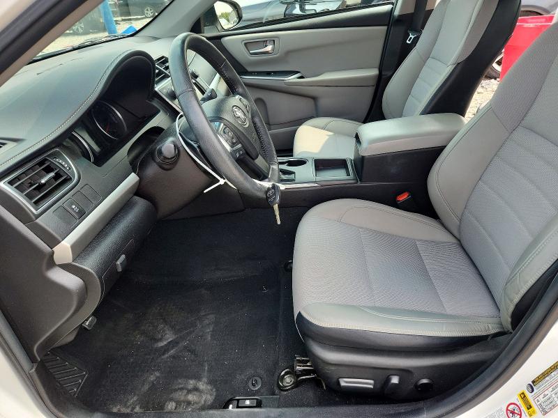 64460196 :رقم المزاد ، 4T1BF1FK2HU359971 vin ، 2017 Toyota Camry مزاد بيع