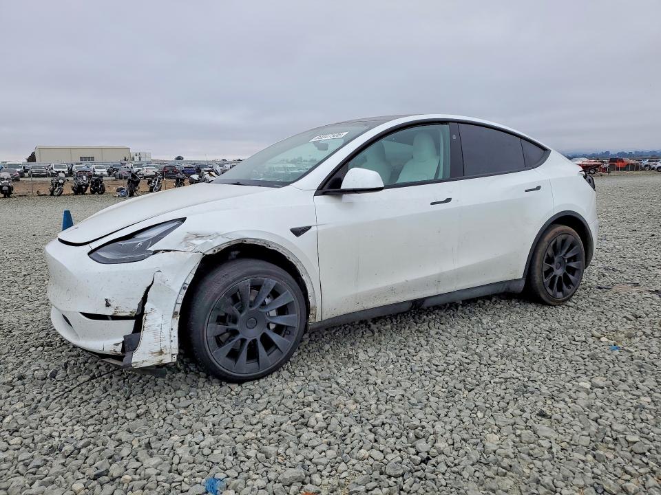 64847506 :رقم المزاد ، 7SAYGAEE3PF900639 vin ، 2023 Tesla Model Y مزاد بيع