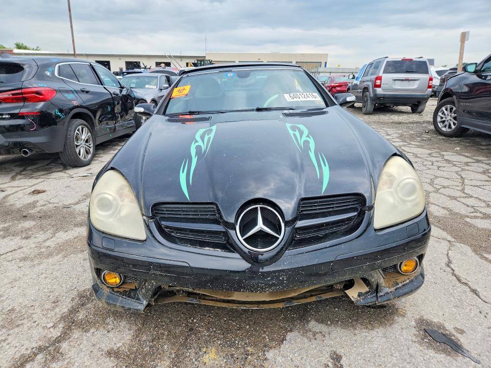 64012416 :رقم المزاد ، WDBWK56F35F041092 vin ، 2005 Mercedes-benz Slk مزاد بيع