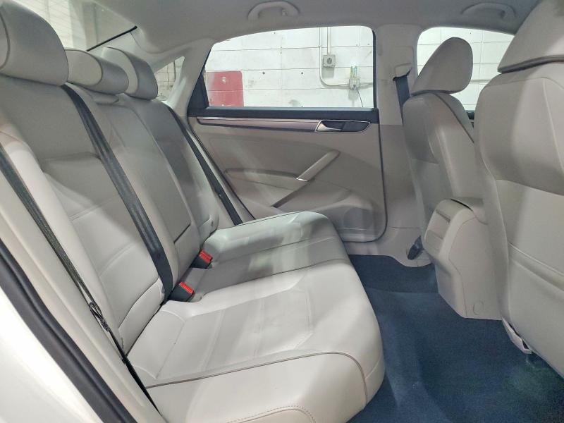 65161586 :رقم المزاد ، 1VWAA7A39JC028363 vin ، 2018 Volkswagen Passat مزاد بيع