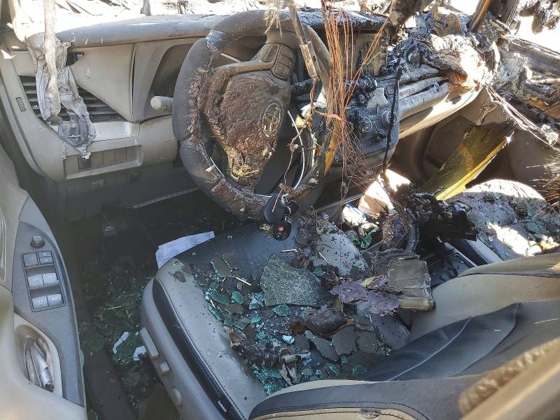 65305856 :رقم المزاد ، 5TDKZ3DC2KS005513 vin ، 2019 Toyota Sienna مزاد بيع