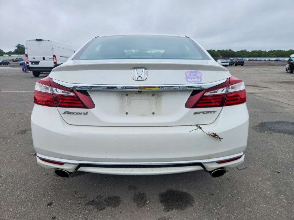 Продажа на аукционе авто 2017 Honda Accord, vin: 1HGCR2F5XHA285606, номер лота: 63508046