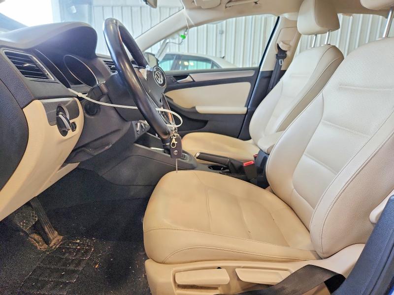 63669286 :رقم المزاد ، 3VWDB7AJ4JM250378 vin ، 2018 Volkswagen Jetta مزاد بيع