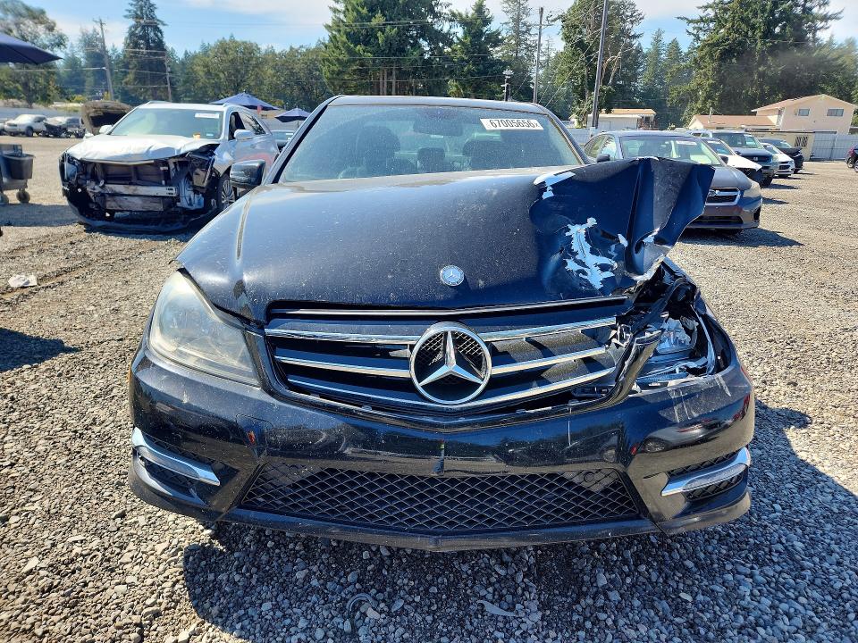 2014 Mercedes-benz C მანქანა იყიდება აუქციონზე, vin: WDDGF8AB9EG237246, აუქციონის ნომერი: 67005656
