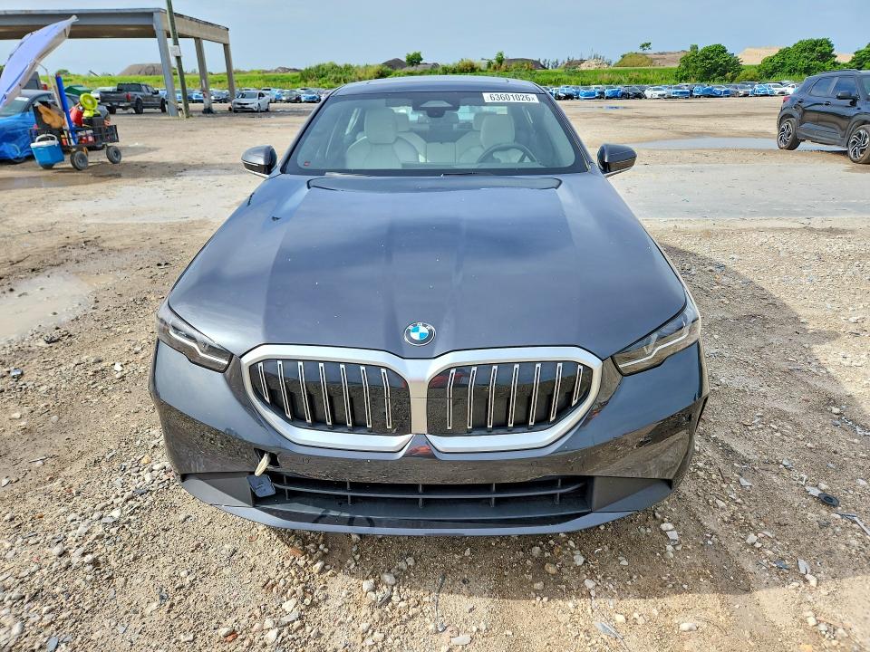 63601026 :رقم المزاد ، WBA43FJ04RCS78094 vin ، 2024 Bmw 530 مزاد بيع
