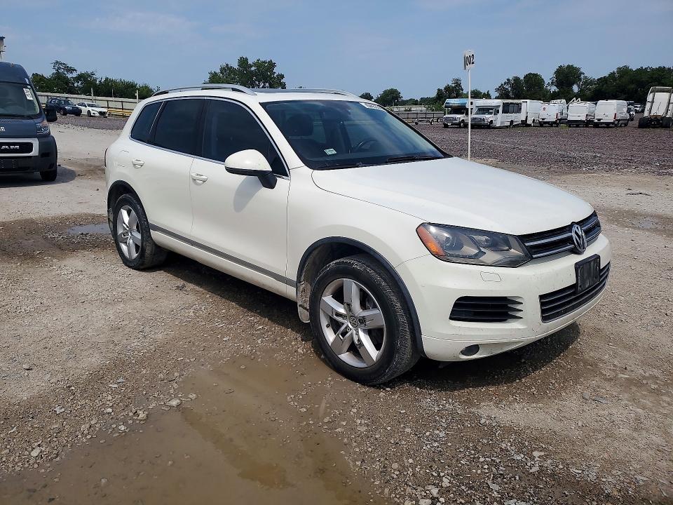 Продаж на аукціоні авто 2012 Volkswagen Touareg, vin: WVGFF9BP3CD003135, номер лоту: 64853386