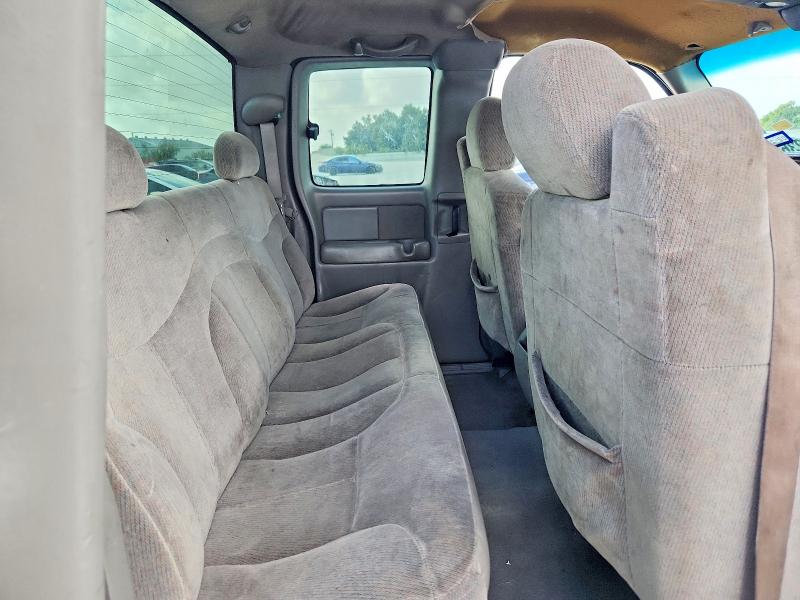 64156236 :رقم المزاد ، 1GTGK29UXYE400415 vin ، 2000 Gmc New Sierra مزاد بيع