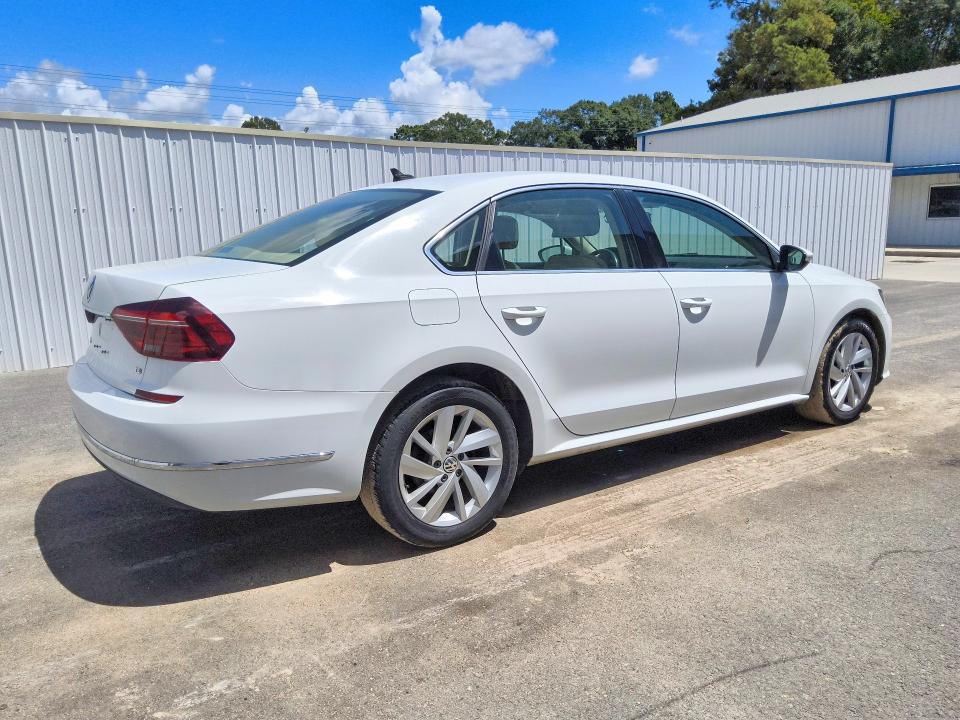64641586 :رقم المزاد ، 1VWBA7A35JC014948 vin ، 2018 Volkswagen Passat مزاد بيع
