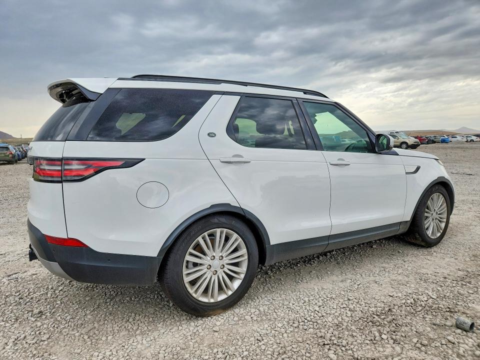 67160816 :رقم المزاد ، SALRT2RV3JA057421 vin ، 2018 Land Rover Discovery مزاد بيع