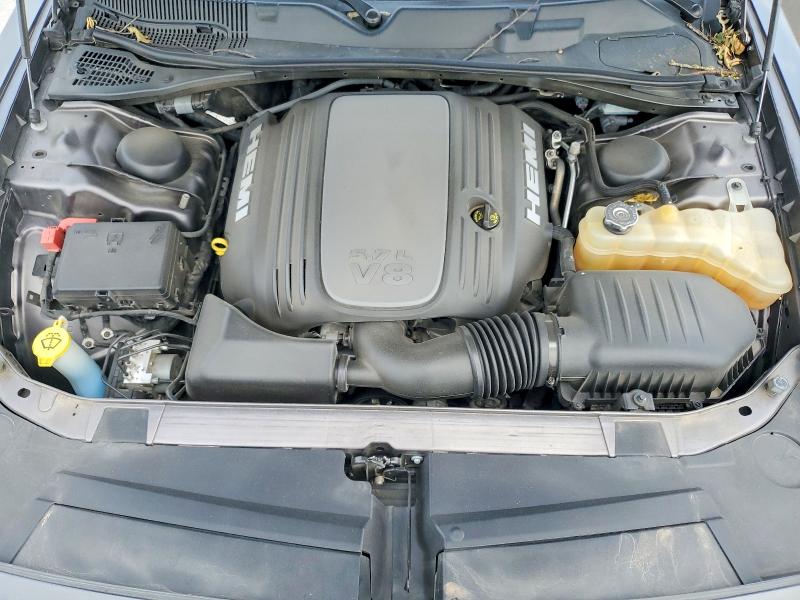 64137866 :رقم المزاد ، 2C3CDZBT4JH116722 vin ، 2018 Dodge Challenger مزاد بيع