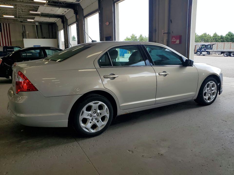 64489876 :رقم المزاد ، 3FAHP0HA2AR145074 vin ، 2010 Ford Fusion مزاد بيع