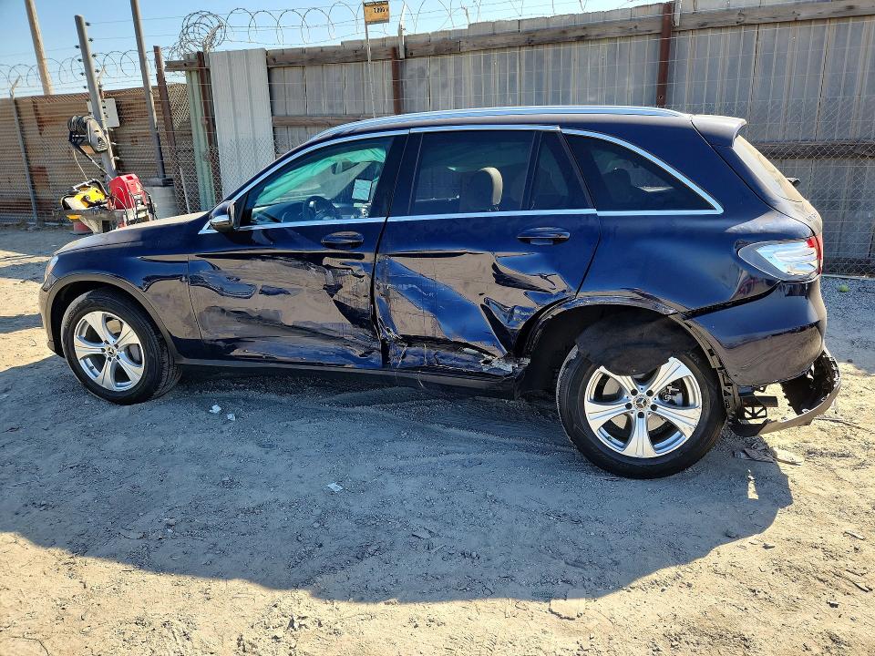 64577756 :رقم المزاد ، WDC0G4JB0JV103887 vin ، 2018 Mercedes-benz Glc مزاد بيع