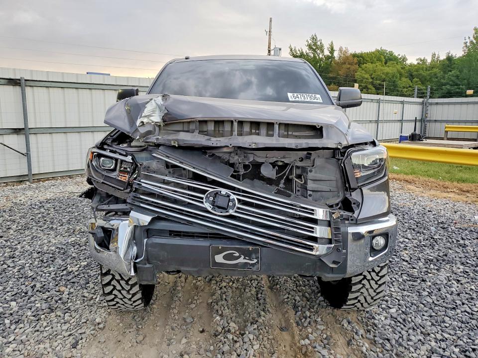 Продажа на аукционе авто 2018 Toyota Tundra, vin: 5TFEM5F13JX126045, номер лота: 64797956