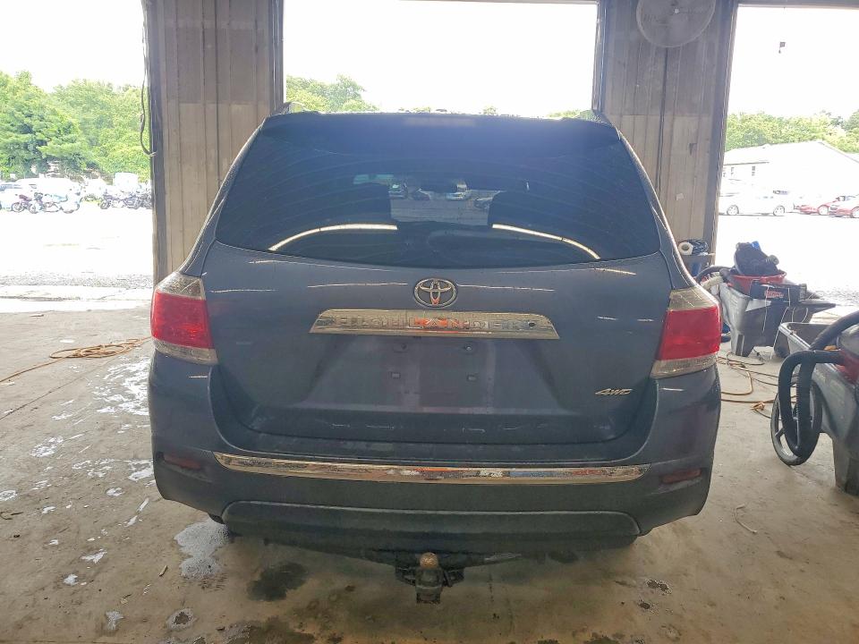 Продажа на аукционе авто 2012 Toyota Highlander, vin: 5TDBK3EH1CS169982, номер лота: 64001576