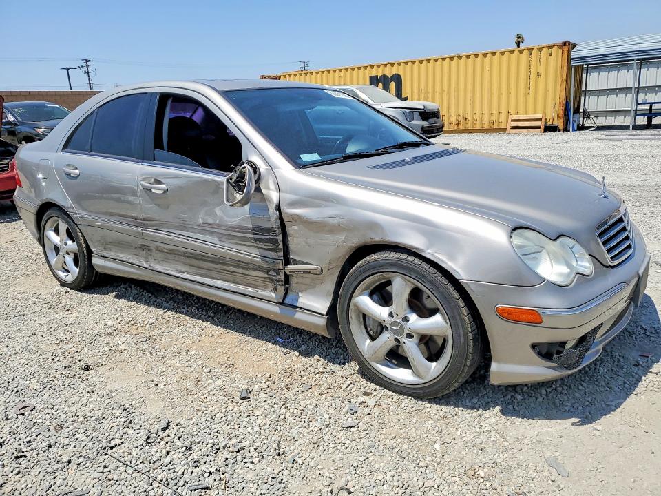 63621286 :رقم المزاد ، WDBRF52HX6A889476 vin ، 2006 Mercedes-benz C مزاد بيع