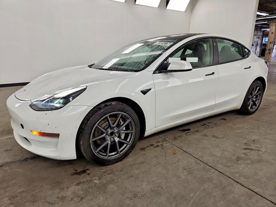 65931276 :رقم المزاد ، 5YJ3E1EAXNF288205 vin ، 2022 Tesla Model 3 مزاد بيع