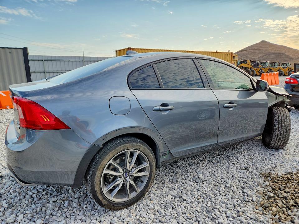 2016 Volvo S60 Cross Country მანქანა იყიდება აუქციონზე, vin: YV4612UMXG2001278, აუქციონის ნომერი: 64125156