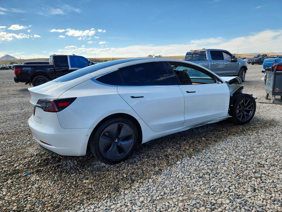 2020 Tesla Model 3 მანქანა იყიდება აუქციონზე, vin: 5YJ3E1EB5LF711438, აუქციონის ნომერი: 65522436
