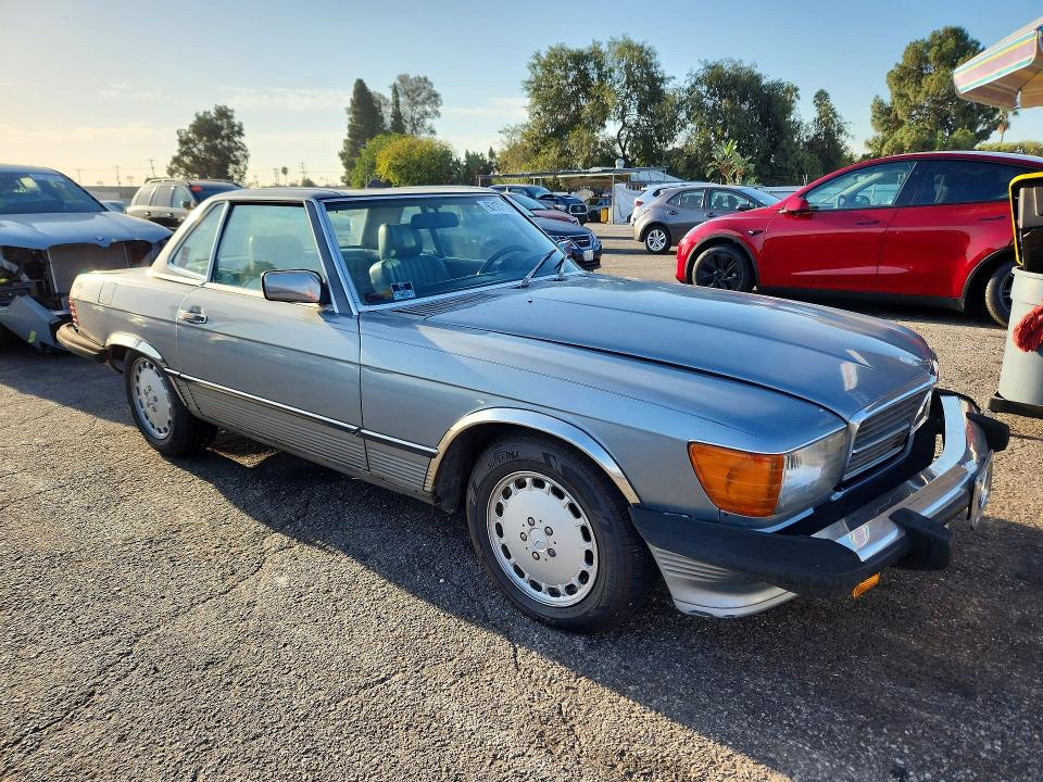67177136 :رقم المزاد ، WDBBA48D9HA066958 vin ، 1987 Mercedes-benz 560 مزاد بيع