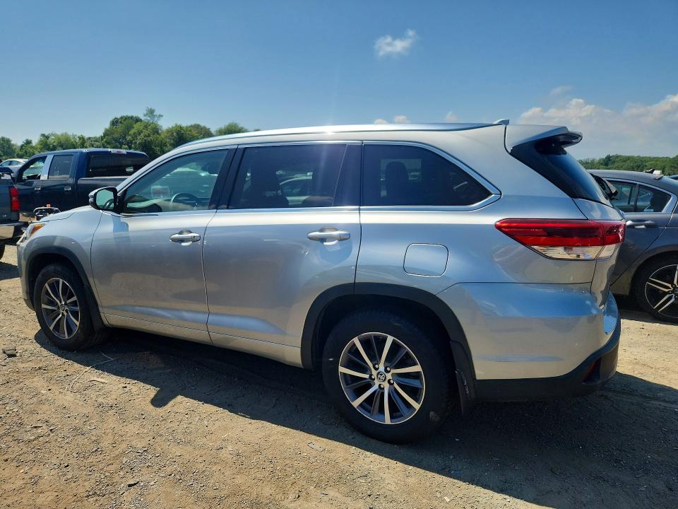 Продаж на аукціоні авто 2018 Toyota Highlander, vin: 5TDJZRFHXJS811038, номер лоту: 64102436