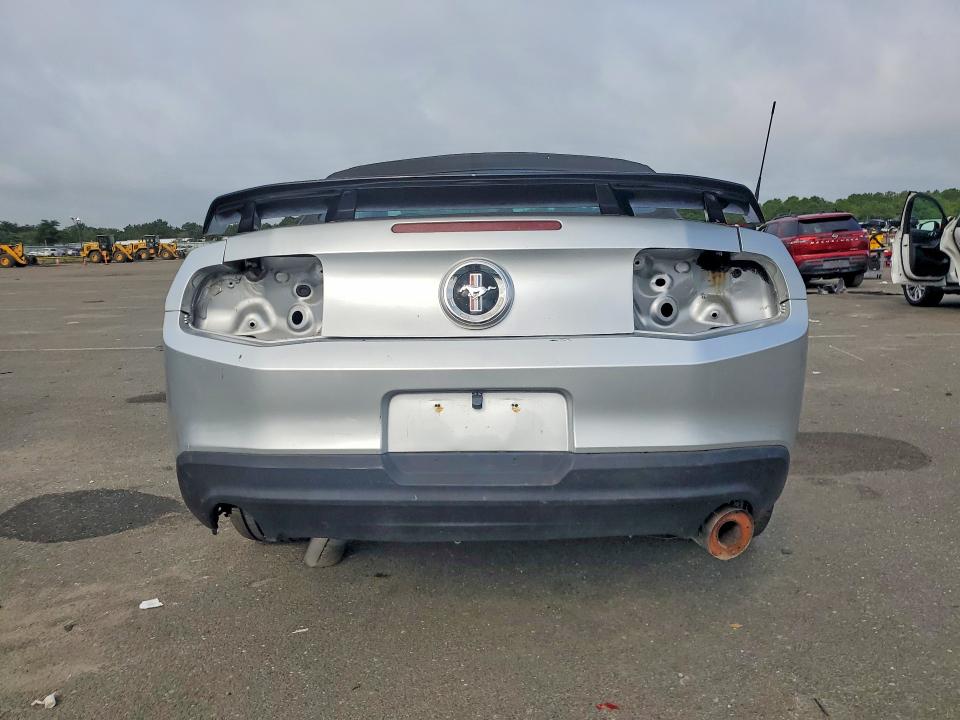 63710676 :رقم المزاد ، 1ZVBP8EN8A5179591 vin ، 2010 Ford Mustang مزاد بيع