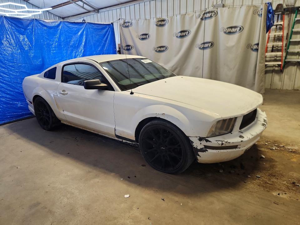 2005 Ford Mustang მანქანა იყიდება აუქციონზე, vin: 1ZVFT80N155152369, აუქციონის ნომერი: 66070736