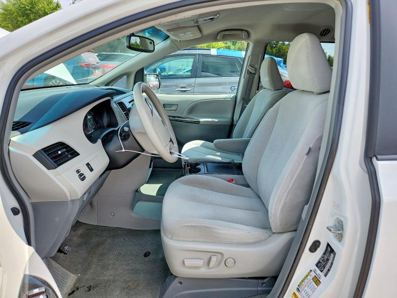 64542876 :رقم المزاد ، 5TDKK3DC1ES476948 vin ، 2014 Toyota Sienna مزاد بيع