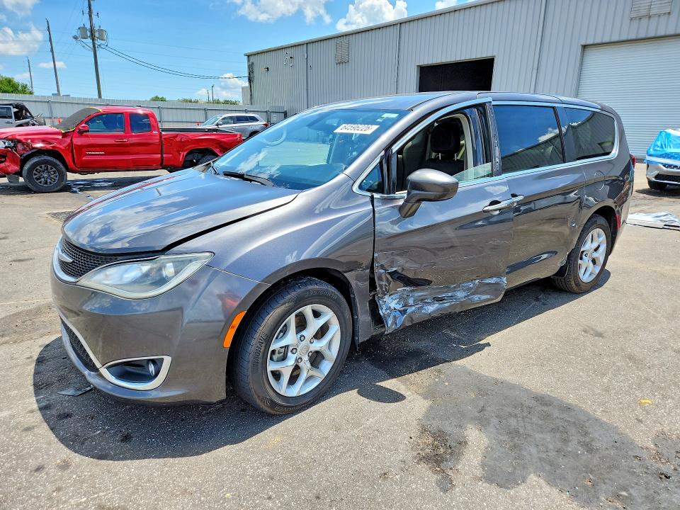 64596226 :رقم المزاد ، 2C4RC1FG1JR107008 vin ، 2018 Chrysler Pacifica مزاد بيع